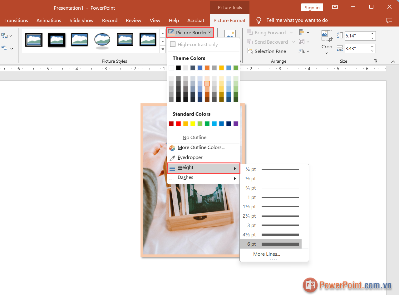 Chọn Picture Format ➔ Picture Border ➔ Weight và chọn kích thước khung viền phù hợp