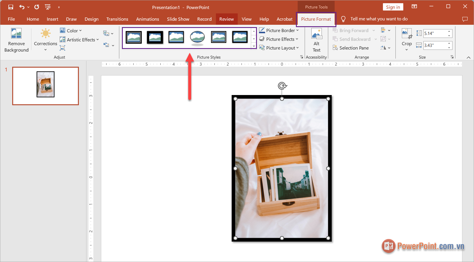 Tạo khung ảnh bằng cách lựa chọn Picture Format ➔ Hiệu ứng khung ảnh