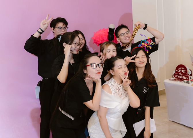 Chuyền khung – Trải nghiệm chụp photobooth online kết nối bạn bè từ xa
